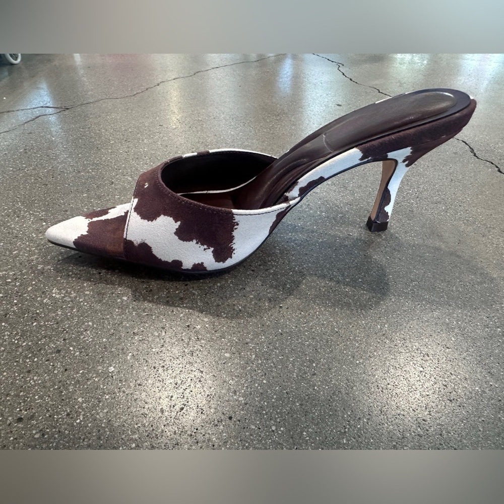 🤎 Cow Print Kitten Heel Mules | Western Chic Pointed Toe Heels 🤍 - Picture 8 of 8